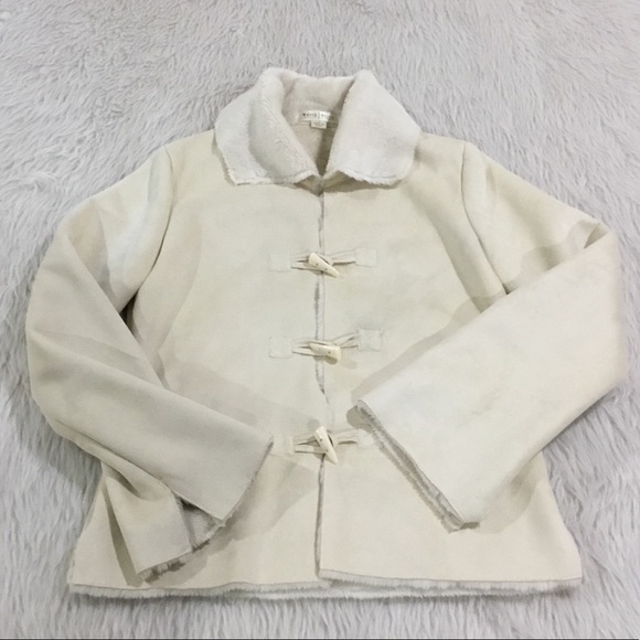 White House Black Market Jackets & Blazers - WHBM cream faux fur jacket
